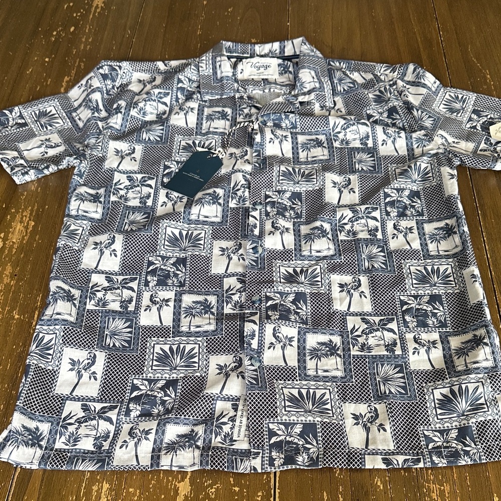 New voyage shirt Medium*